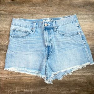 women’s light wash jean shorts